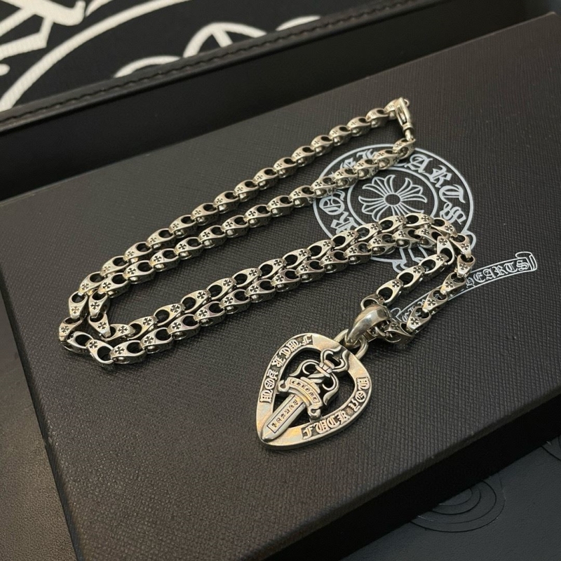 Ch*0me He**ts necklaces